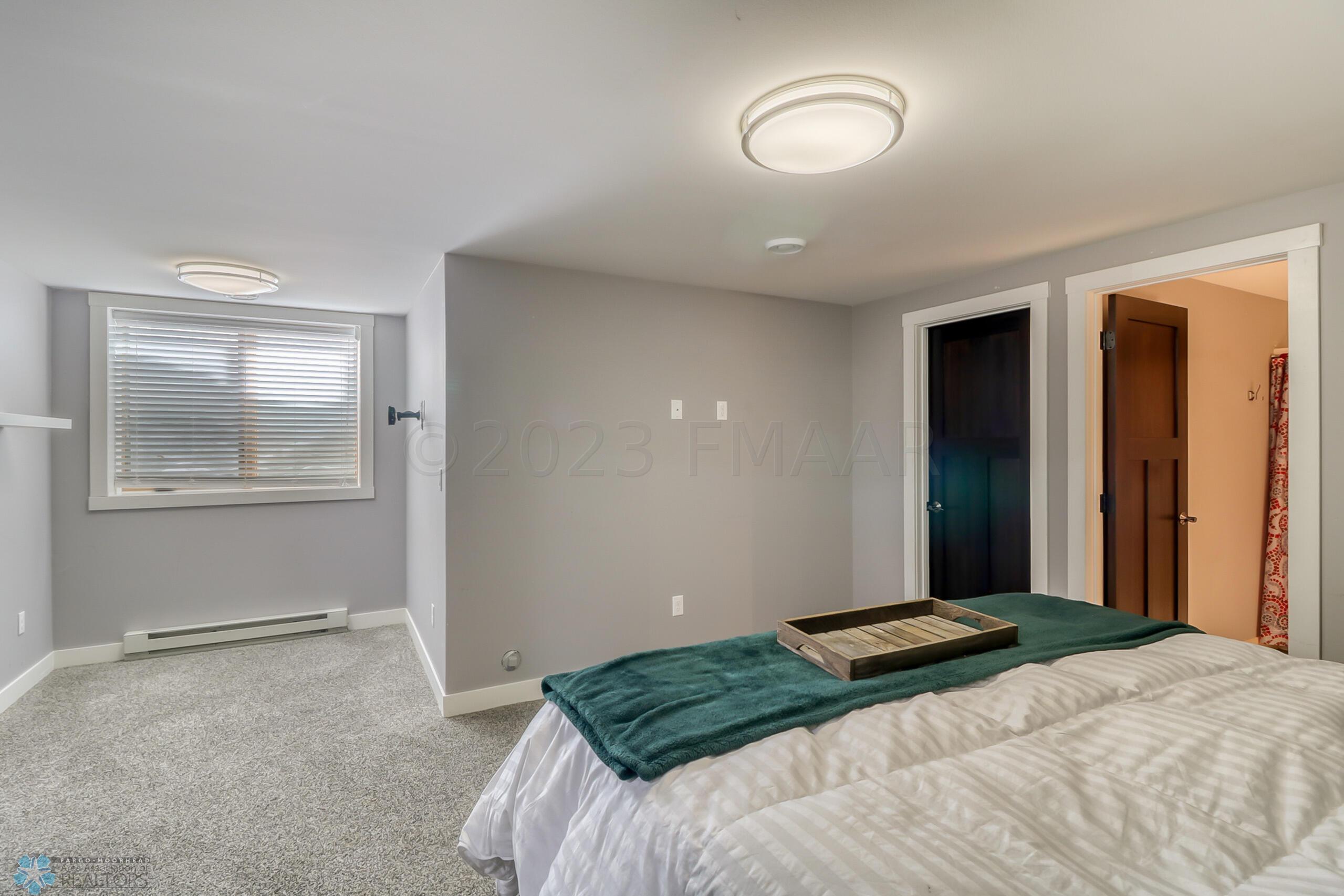 Basement bedroom1_2
