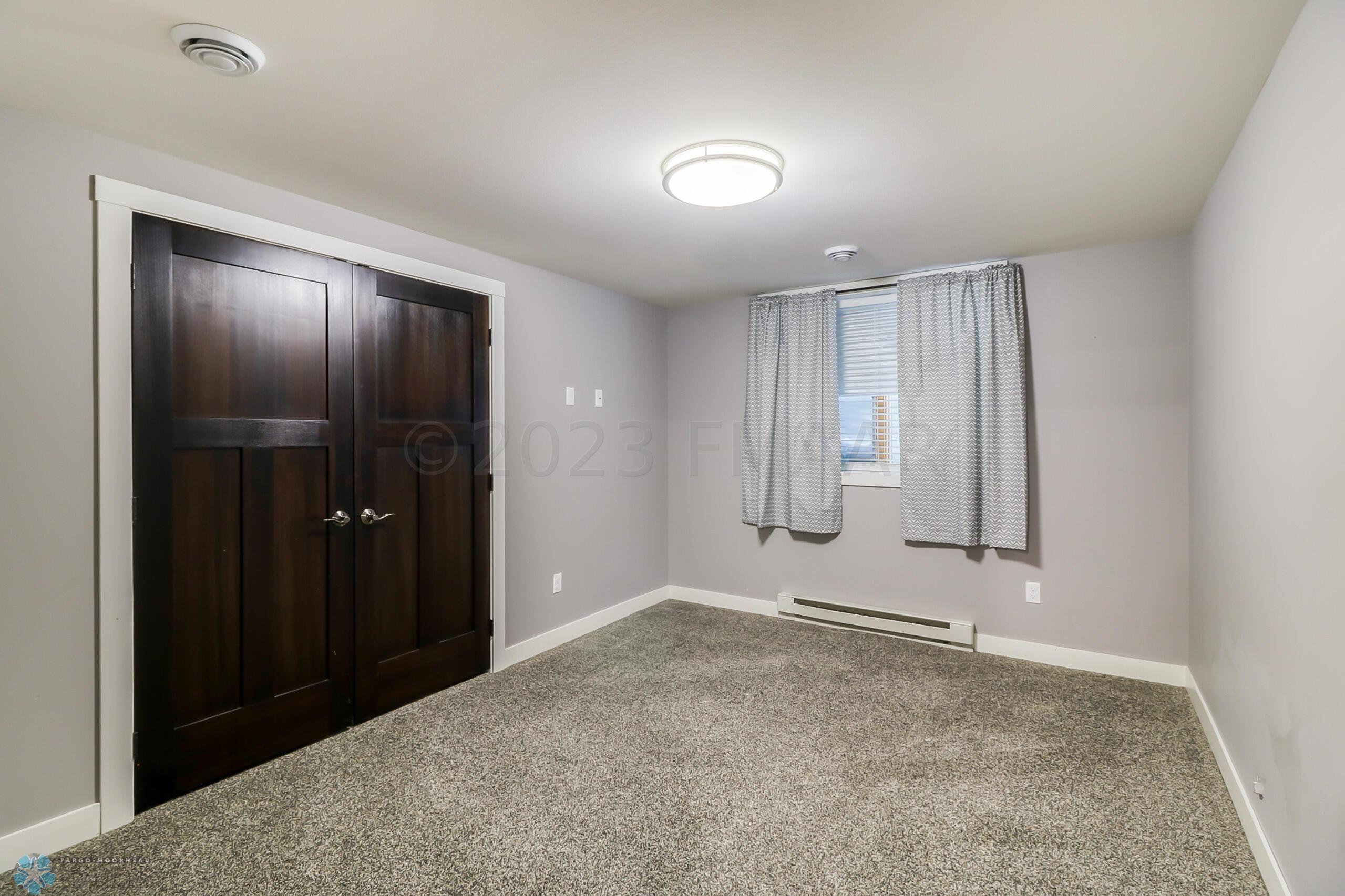 Basement bedroom2_1