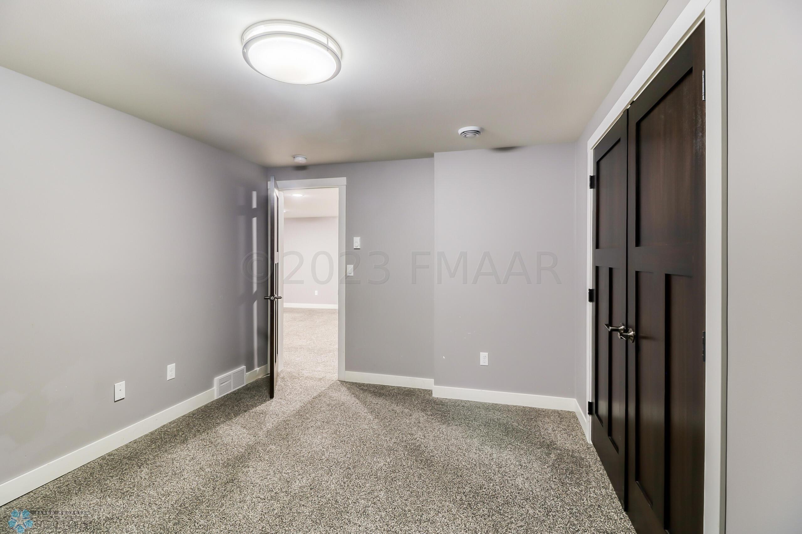 Basement Bedroom2_2