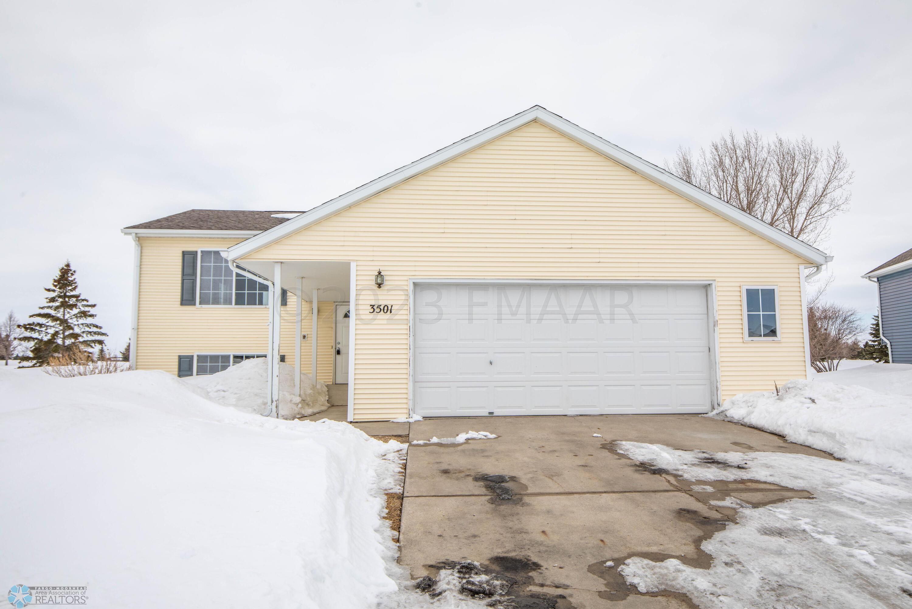 3501 39th St S, Moorhead, MN