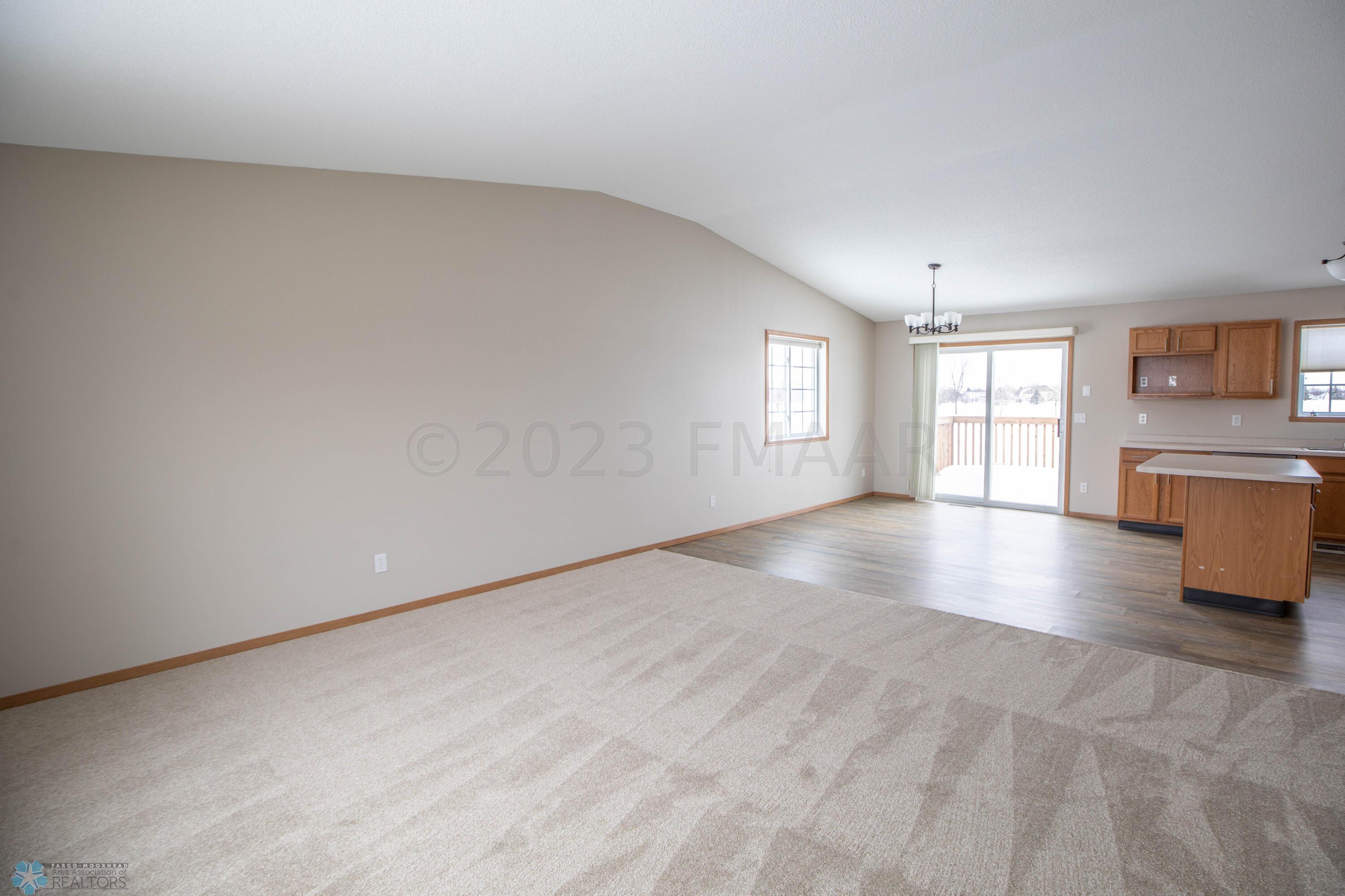 3501 39th St S, Moorhead, MN