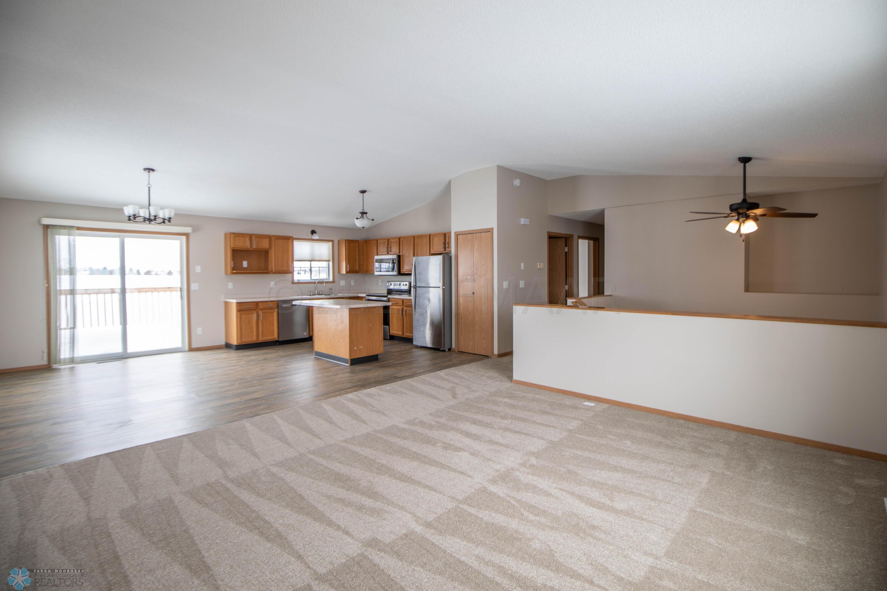 3501 39th St S, Moorhead, MN