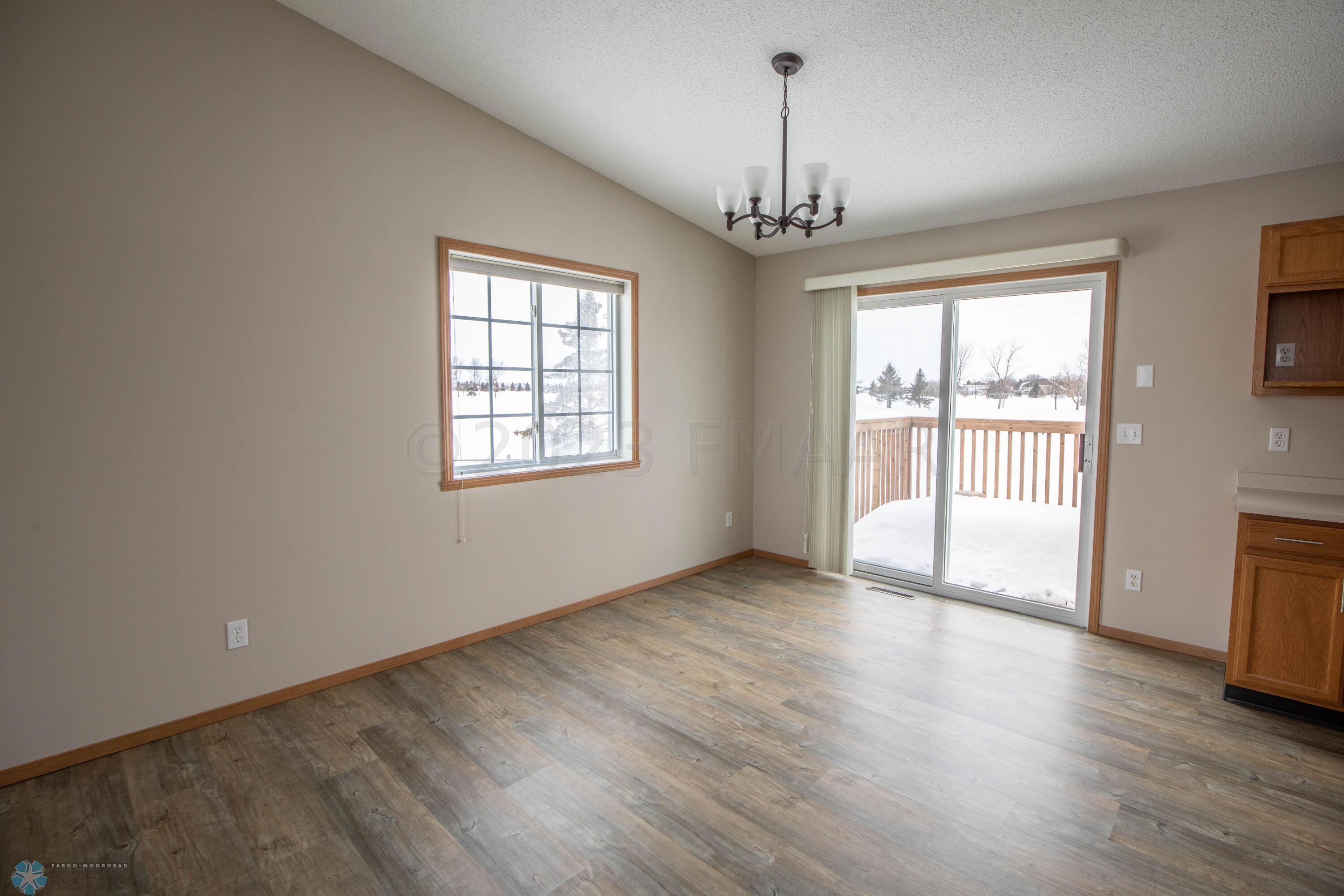 3501 39th St S, Moorhead, MN