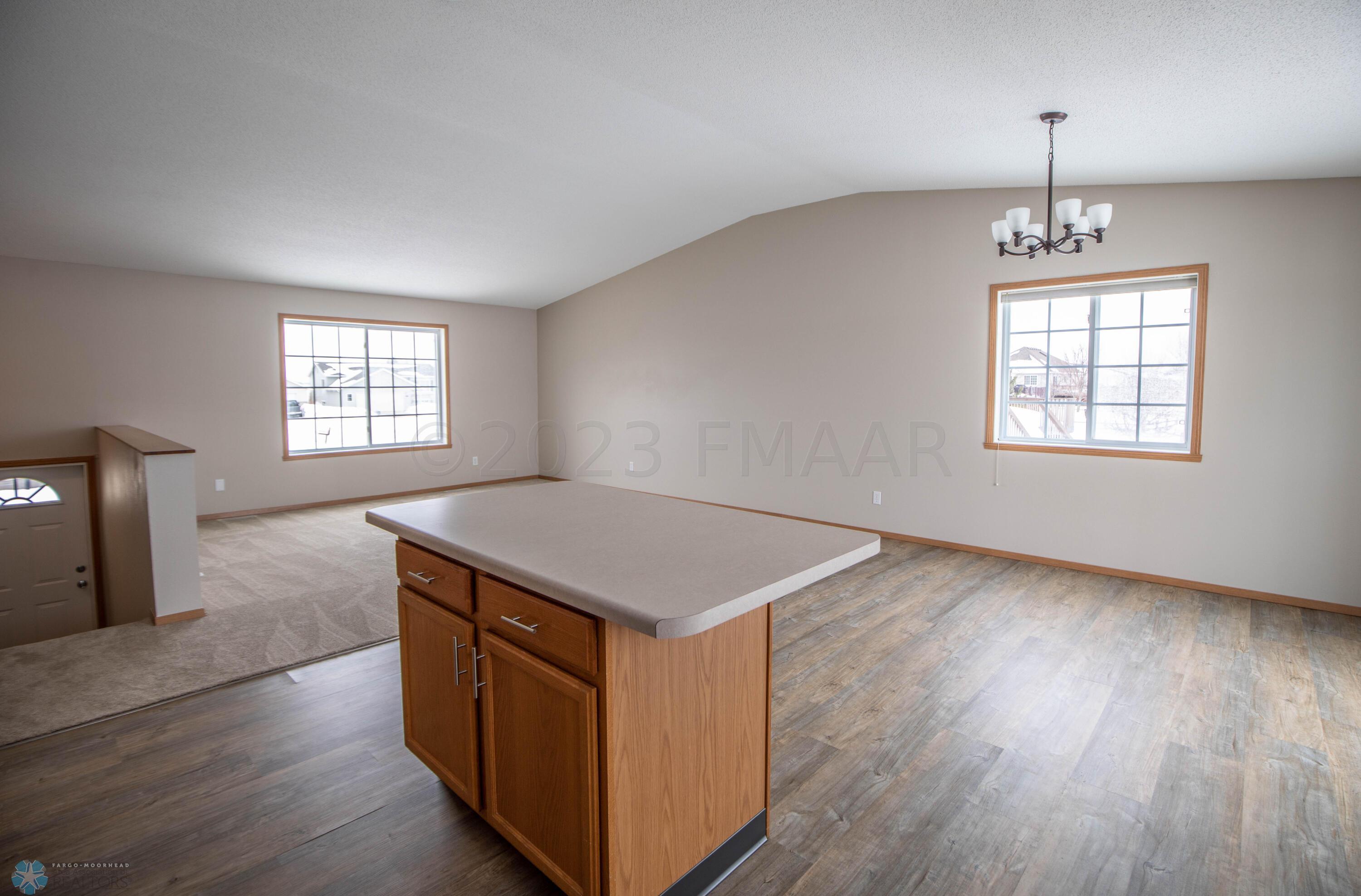 3501 39th St S, Moorhead, MN