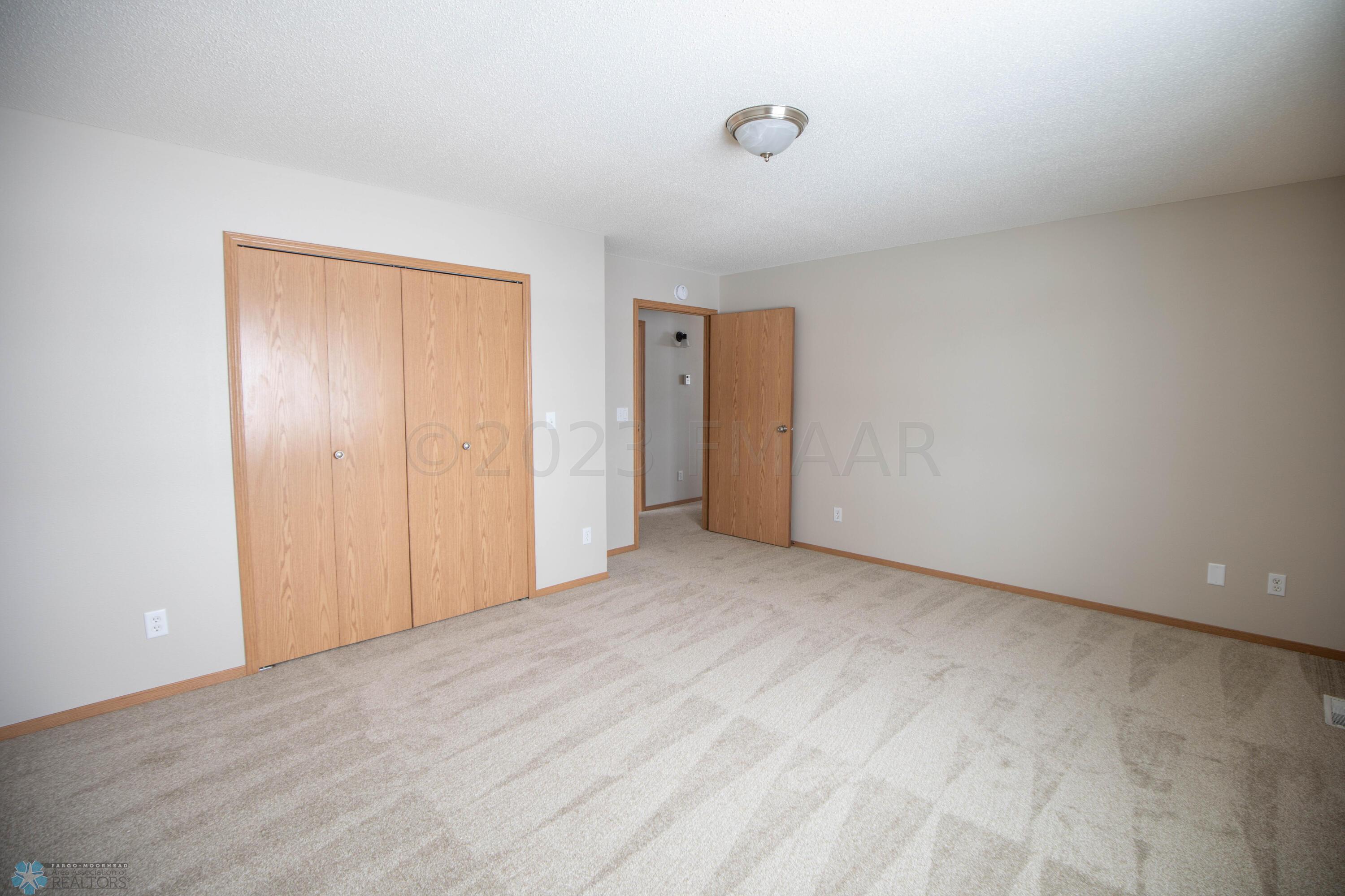 3501 39th St S, Moorhead, MN