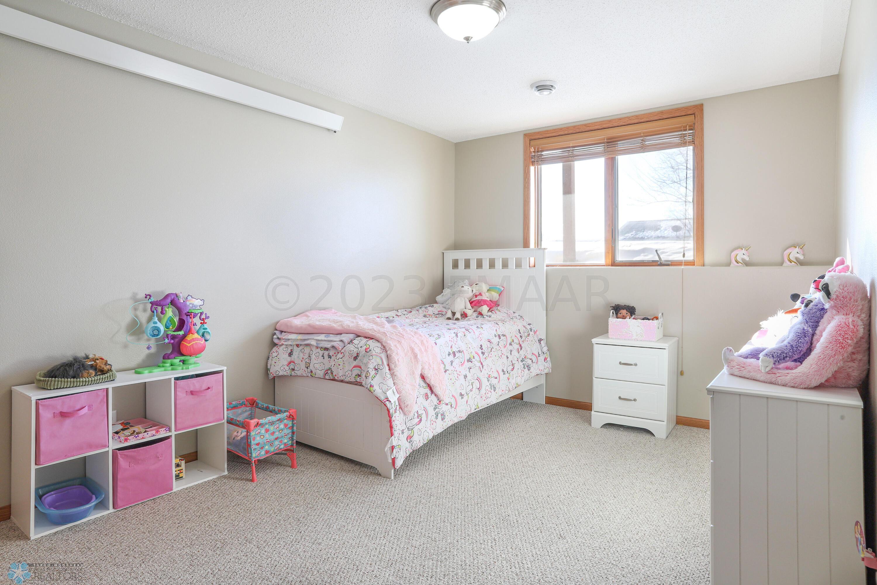 LLbed1
