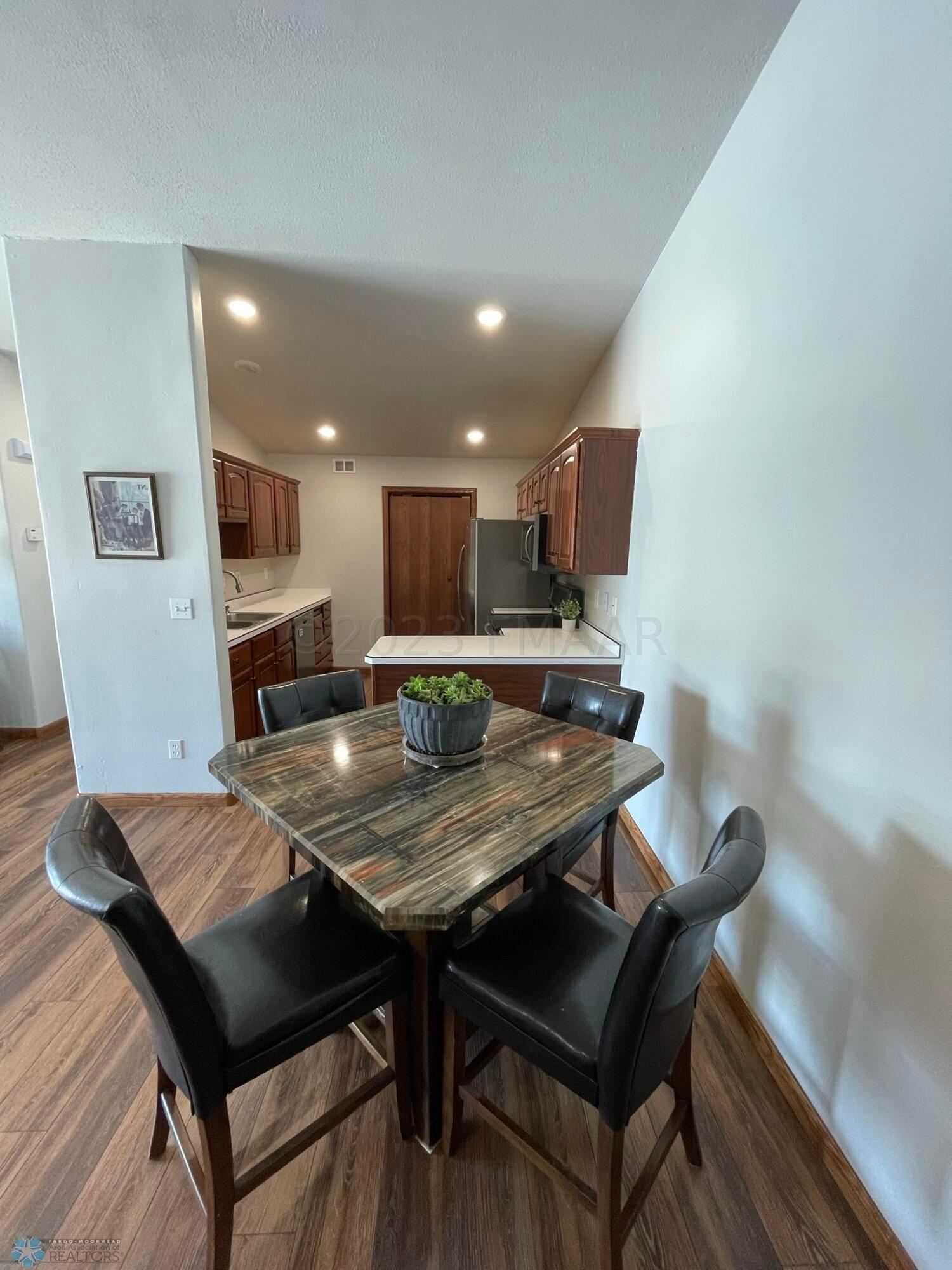 6 Dining, Kitchen
