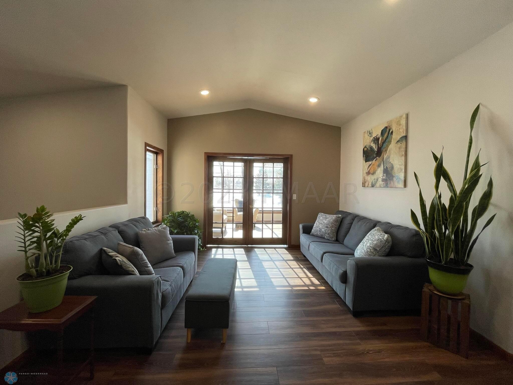 5 Living Room