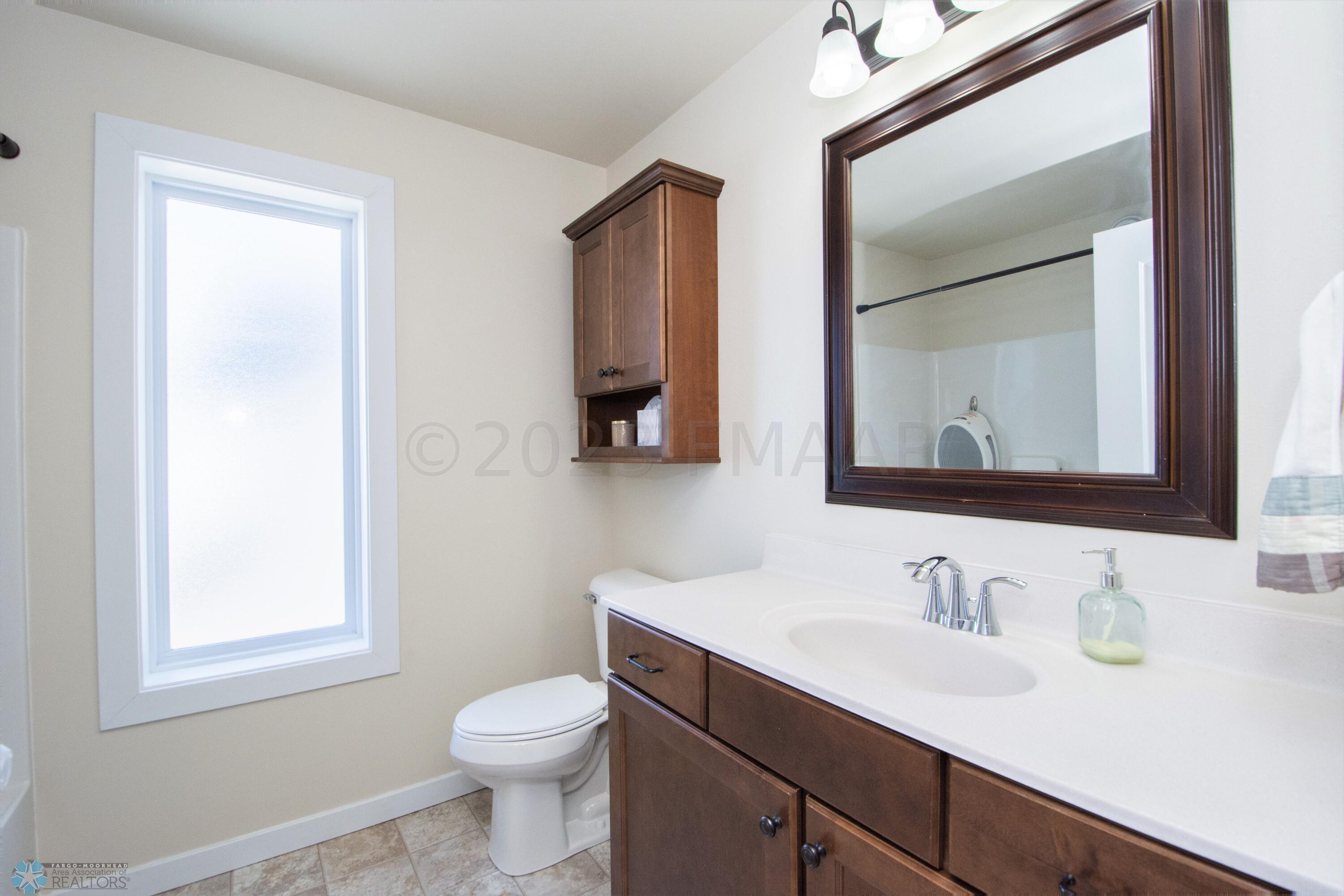 Upper Level Full Bathroom