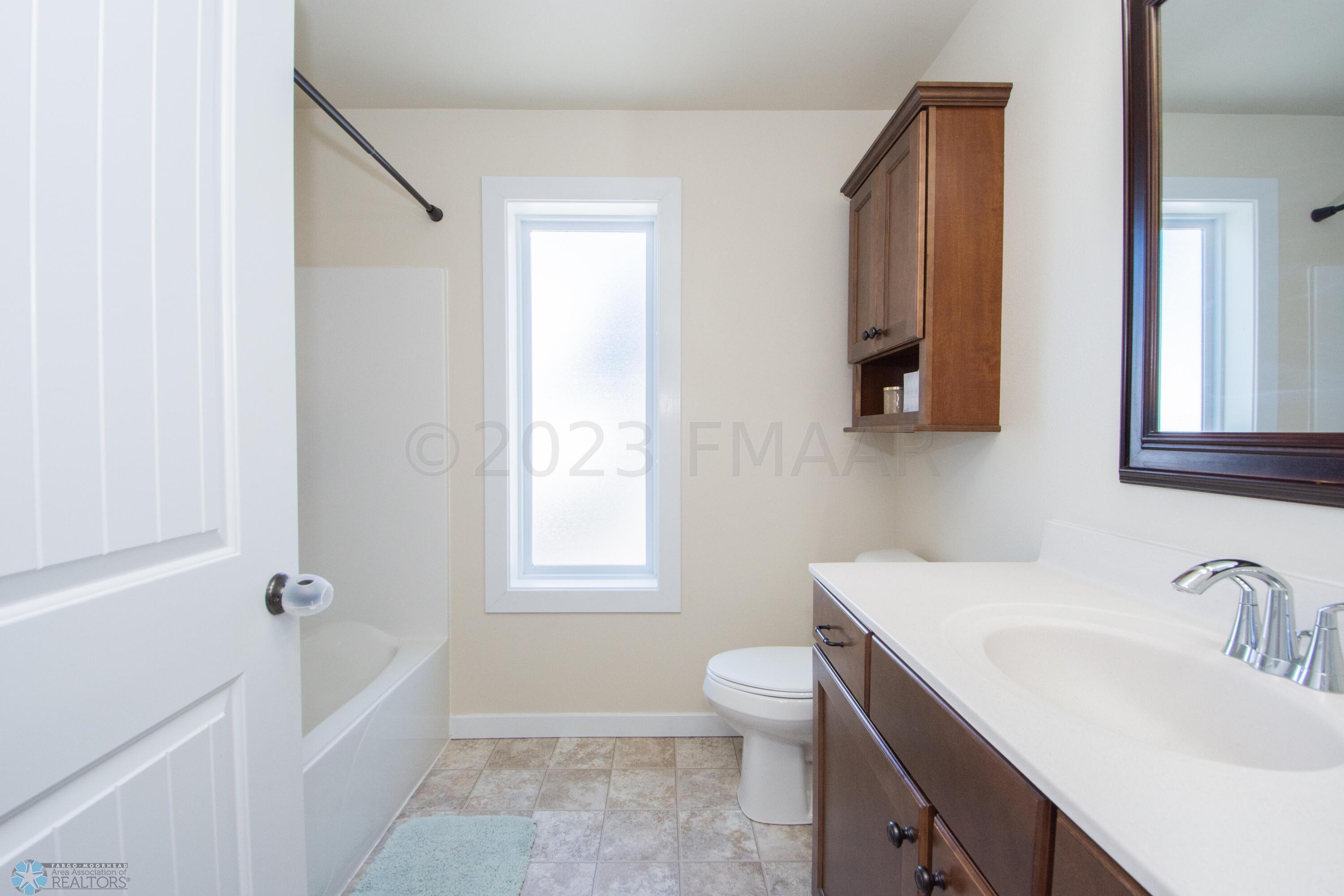 Upper Level Full Bathroom
