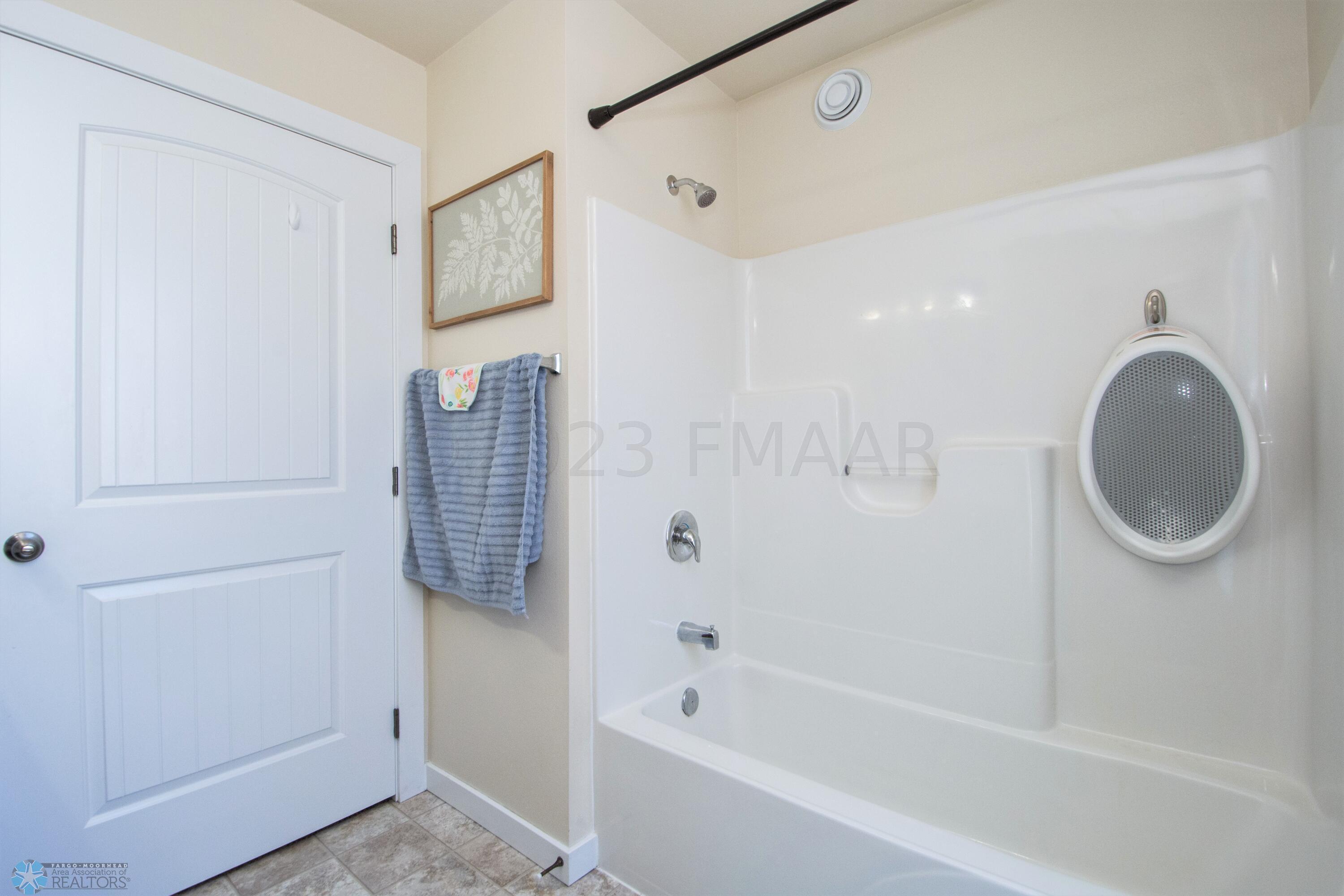 Upper Level Full Bathroom
