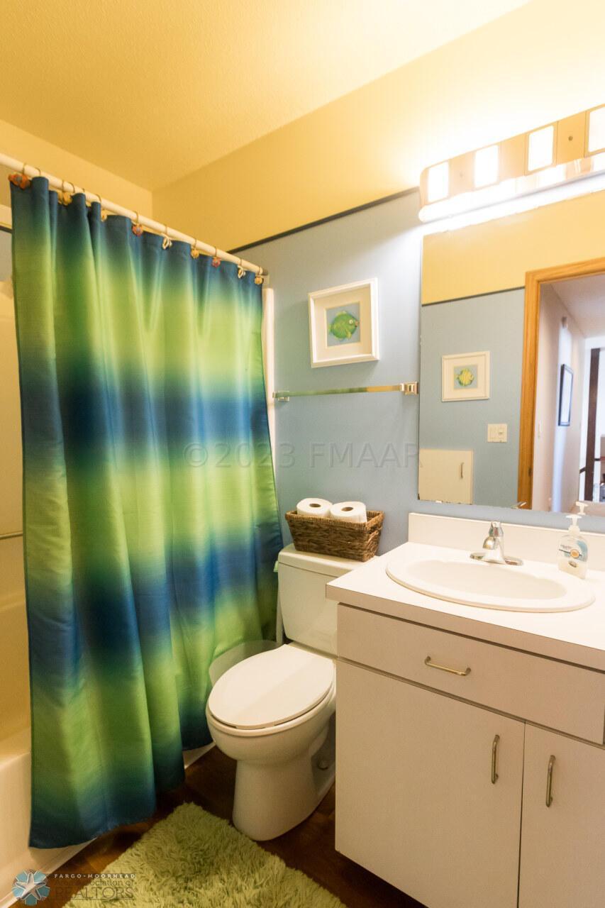 Upstairs full bathroom
