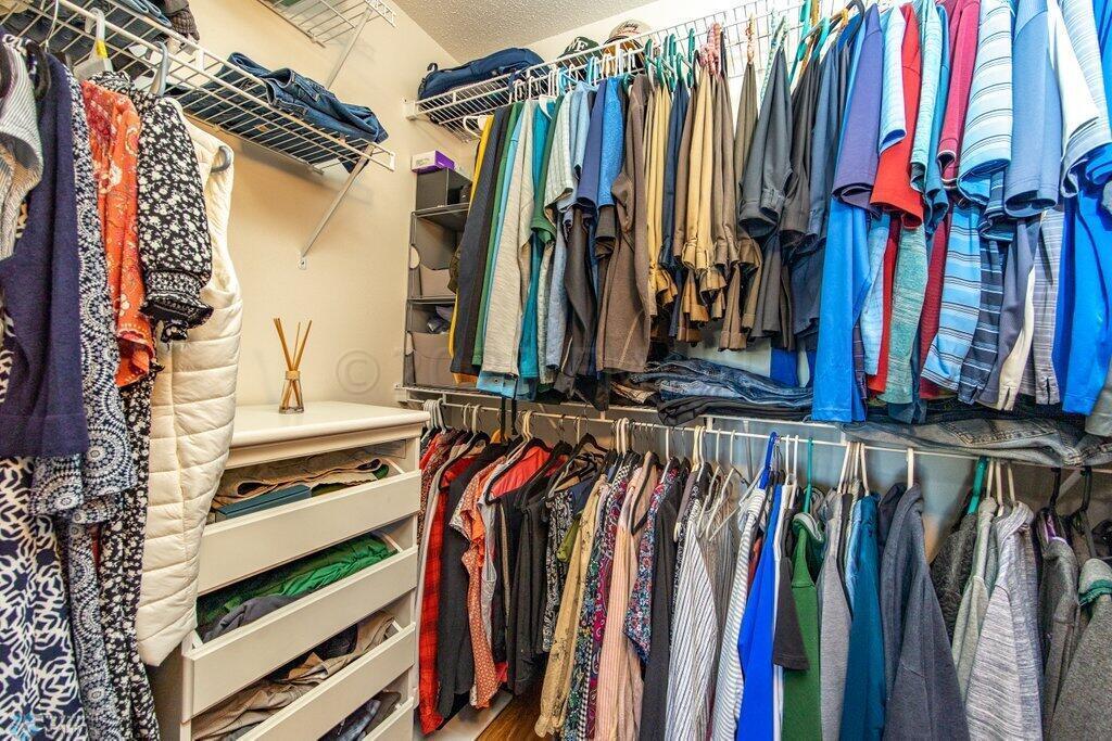 walk-in closet