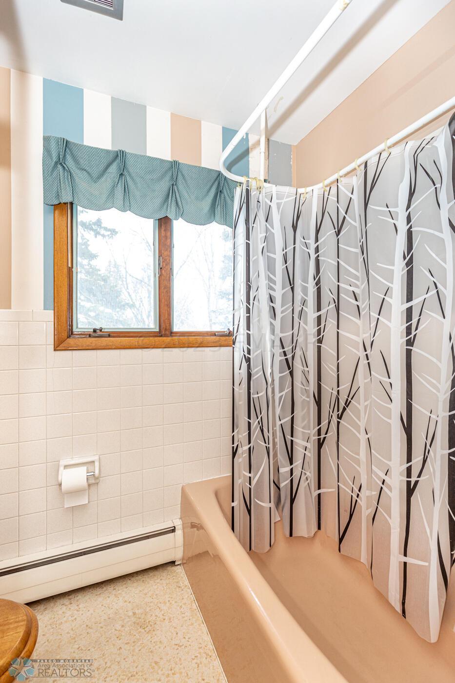 Upper Level Full Bath