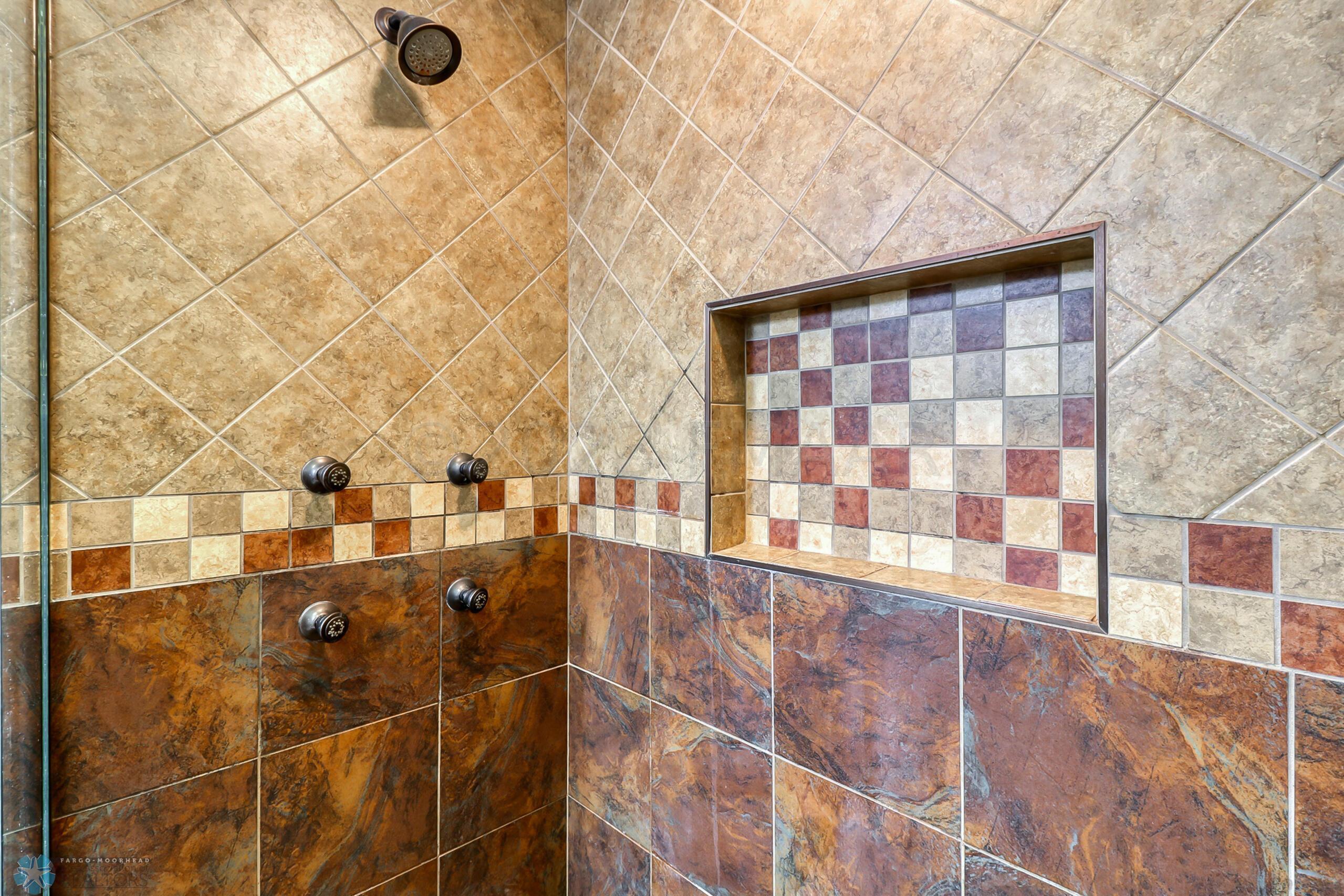 Master Bathroom1_2