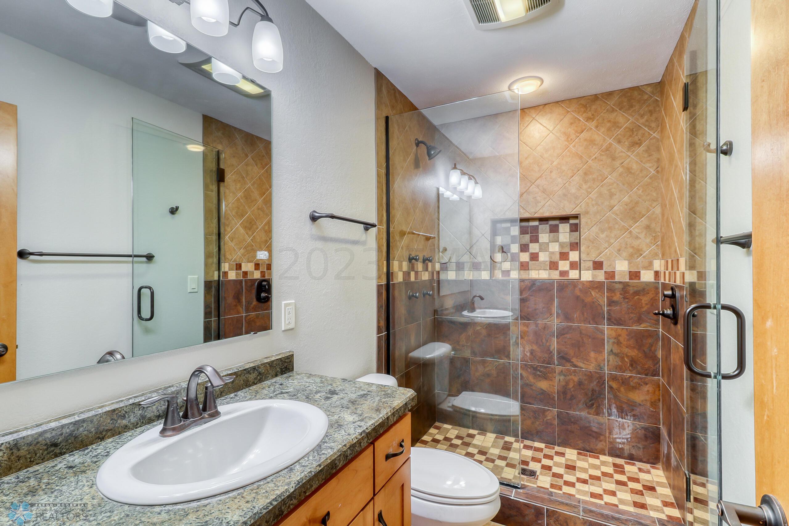 Master Bathroom1_1