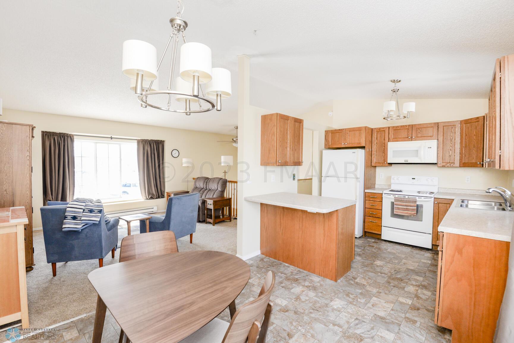 Kitchen/Dining