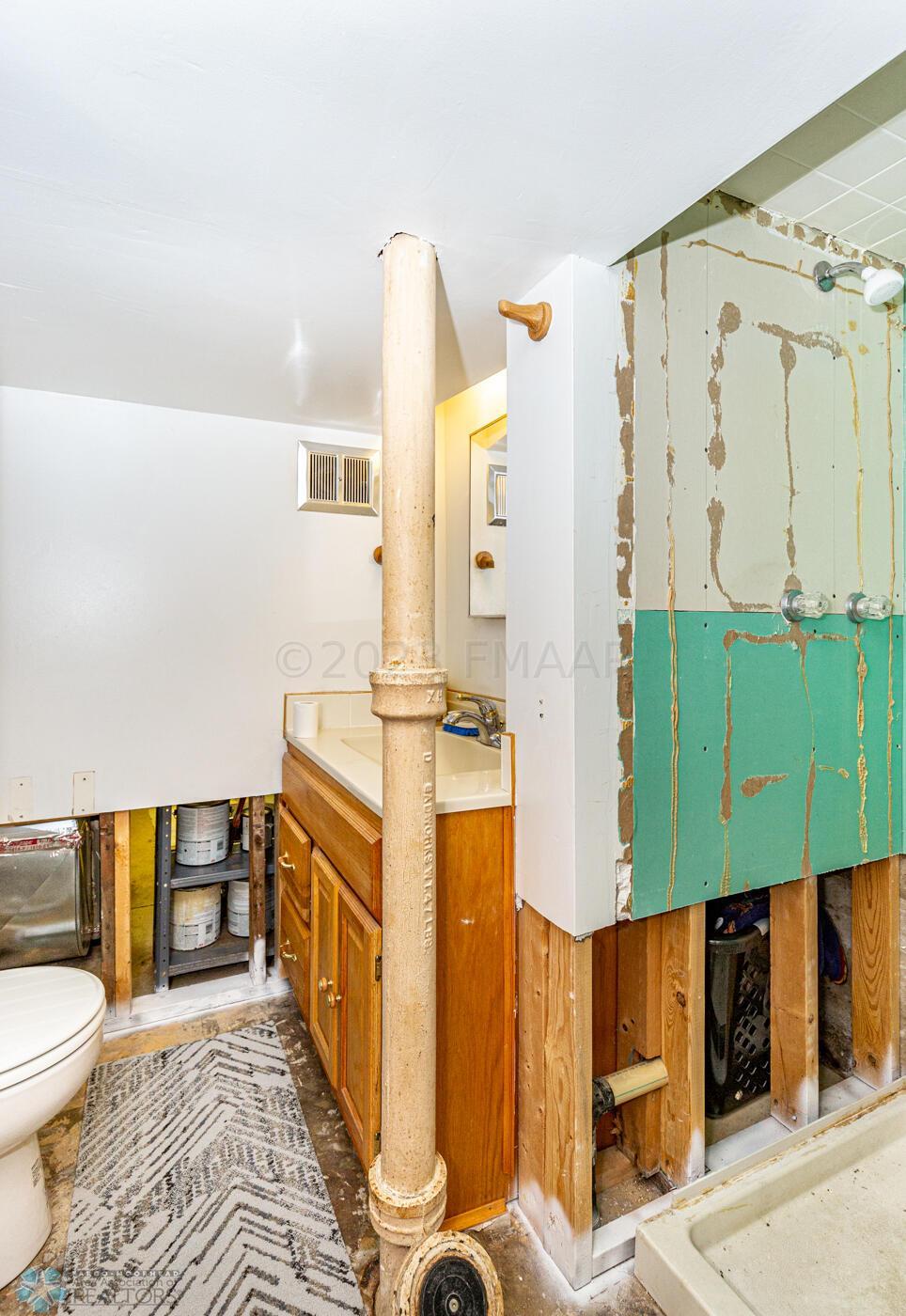 2nd 3/4 bath