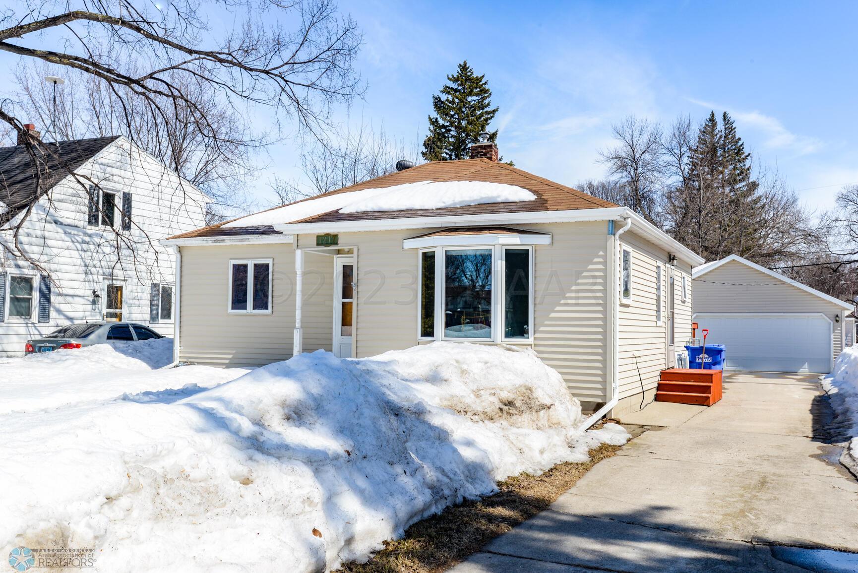 Front Exterior & Garage