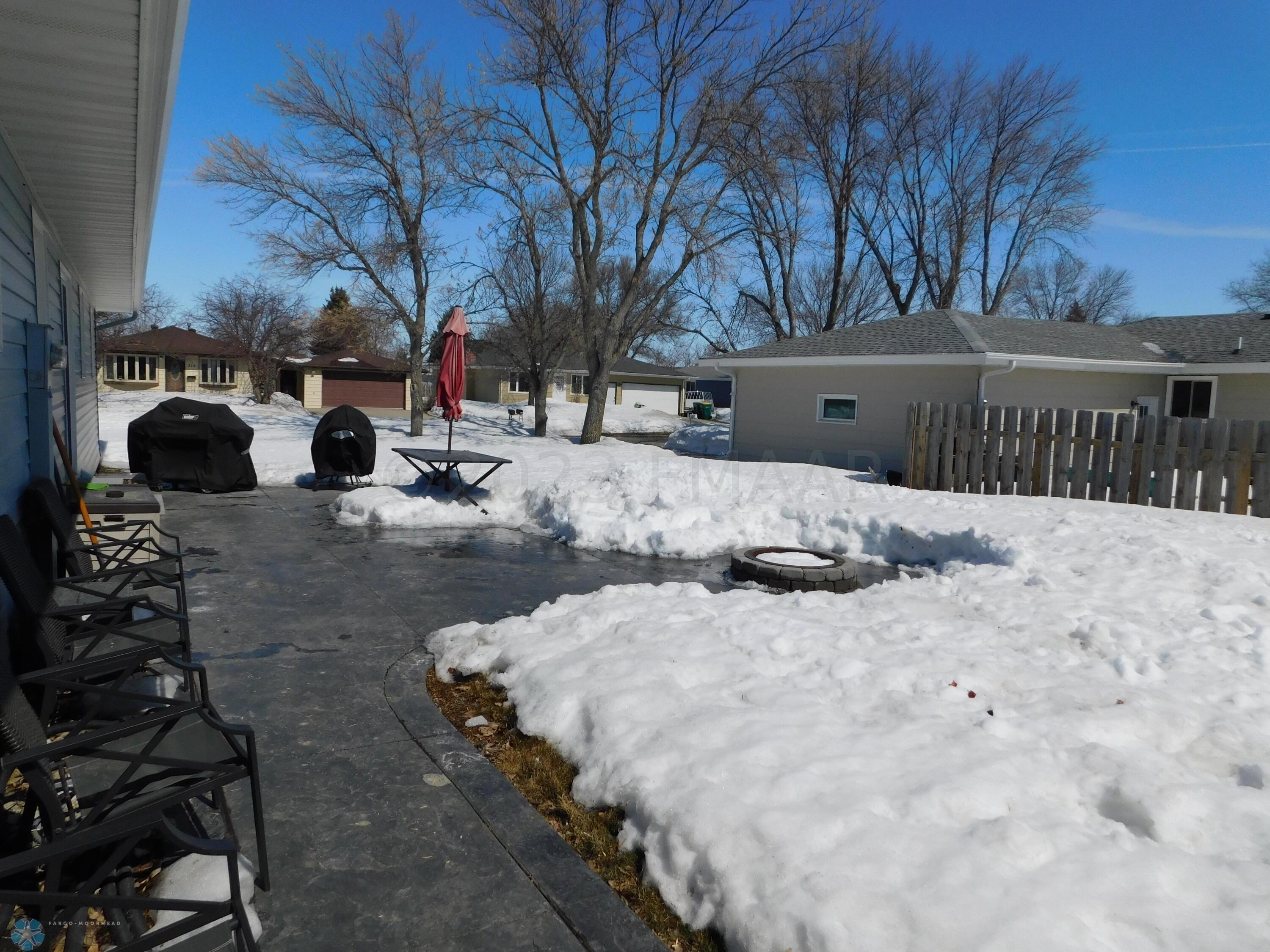 patio & firepit