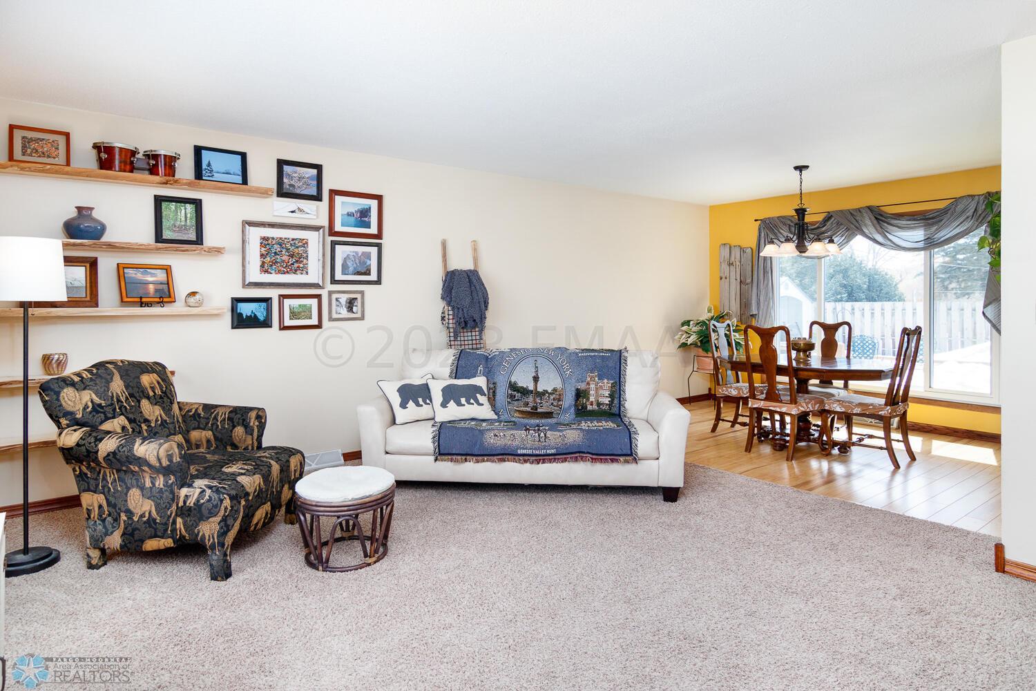 Living|Dining Area