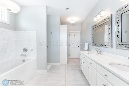 7122 61 Avenue S, Horace, ND 58047