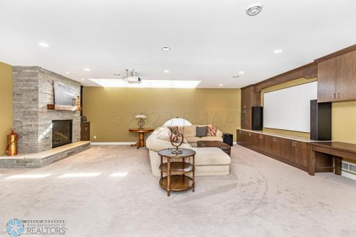 7122 61 Avenue S, Horace, ND 58047