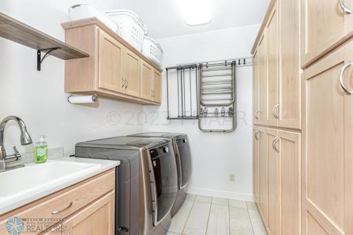 7122 61 Avenue S, Horace, ND 58047