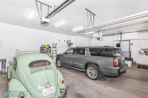 7122 61 Avenue S, Horace, ND 58047