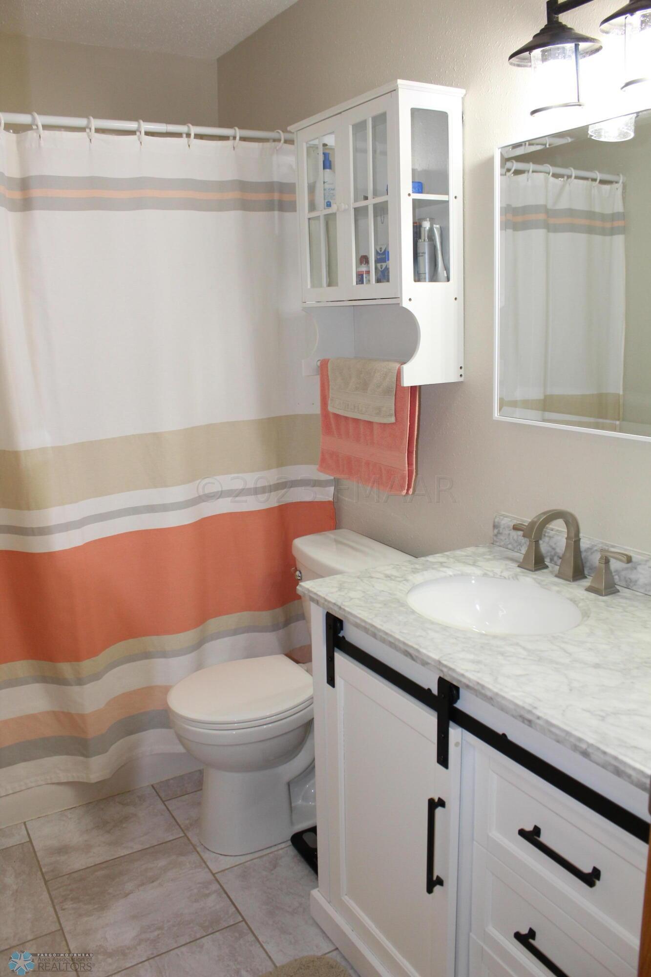 Lower bath