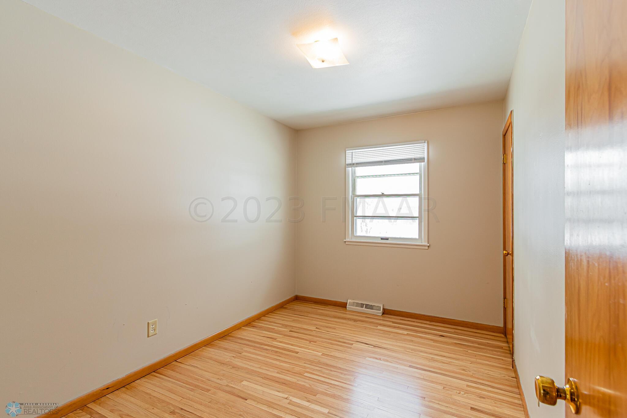 2109 9 1_2 St N, Fargo, N 58102-27