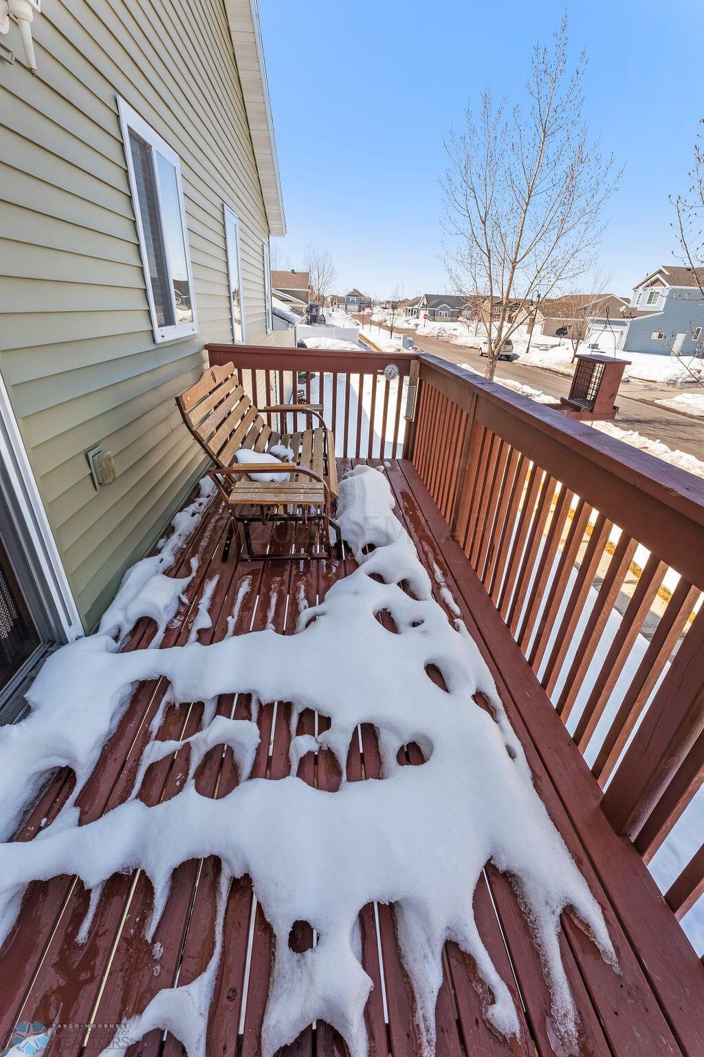 Side Balcony