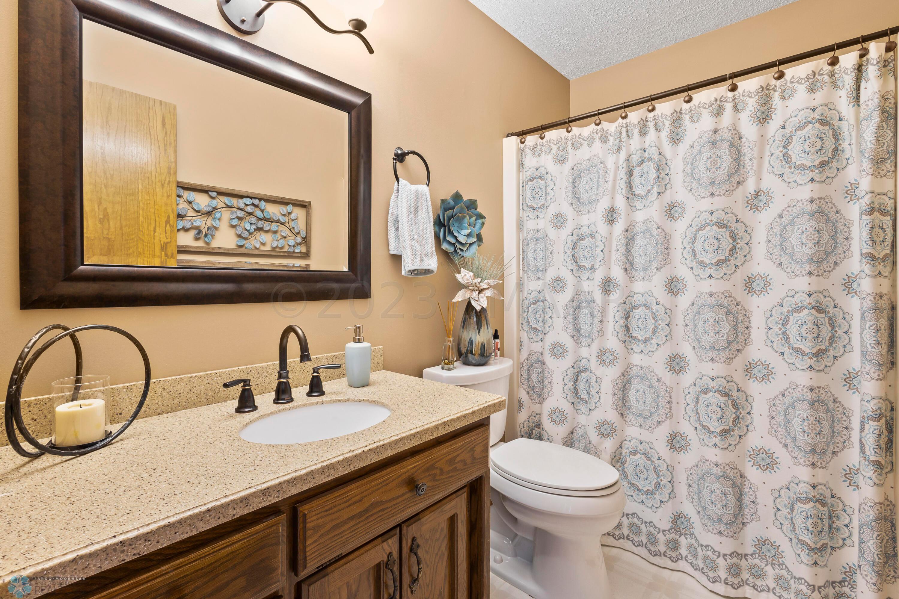 Main Floor Full Bath