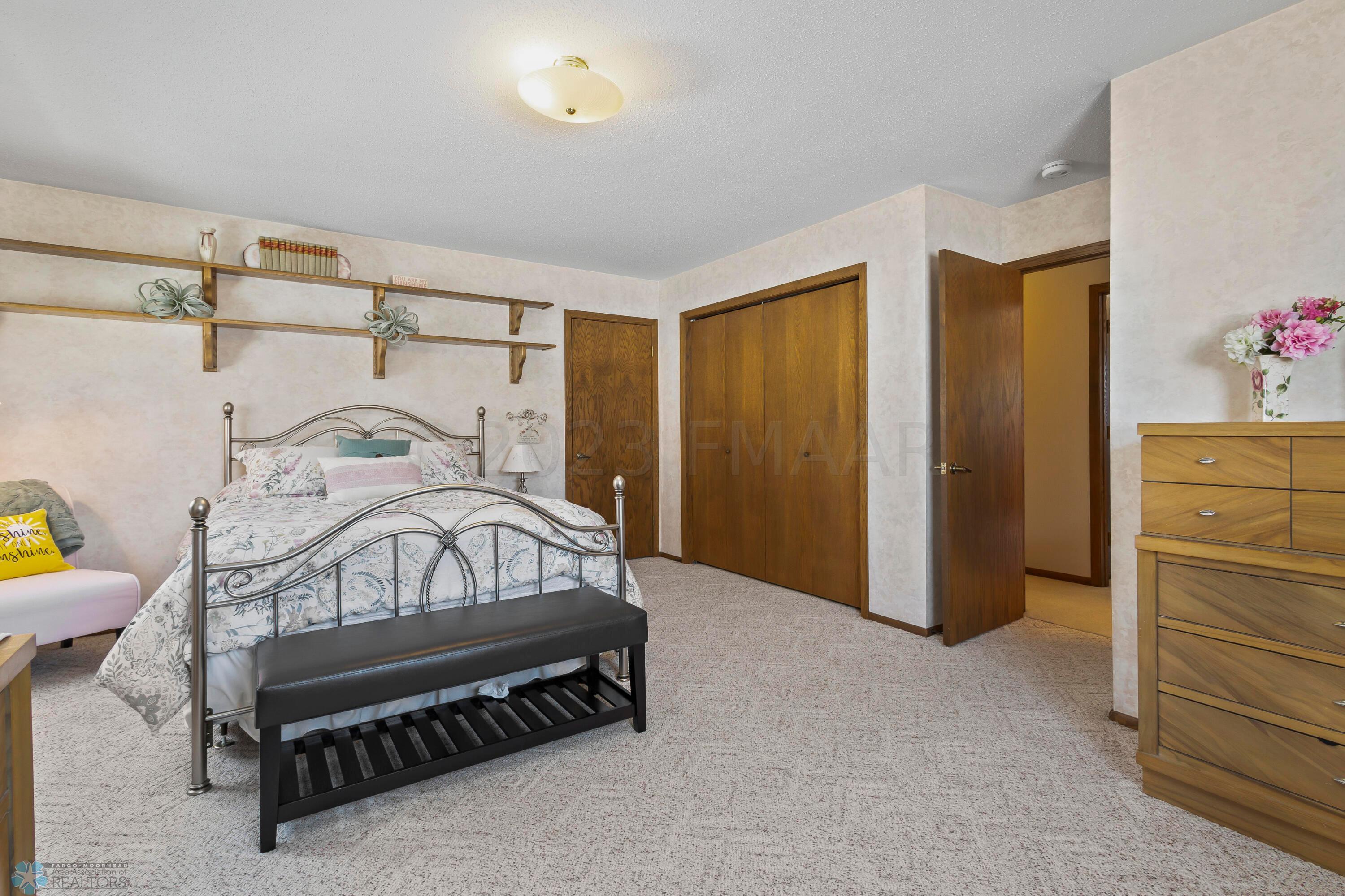 Upper Level Mstr Bdrm