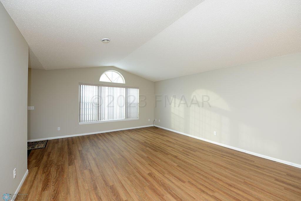 358 30th St N Moorhead