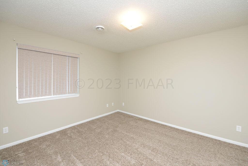358 30th St N Moorhead