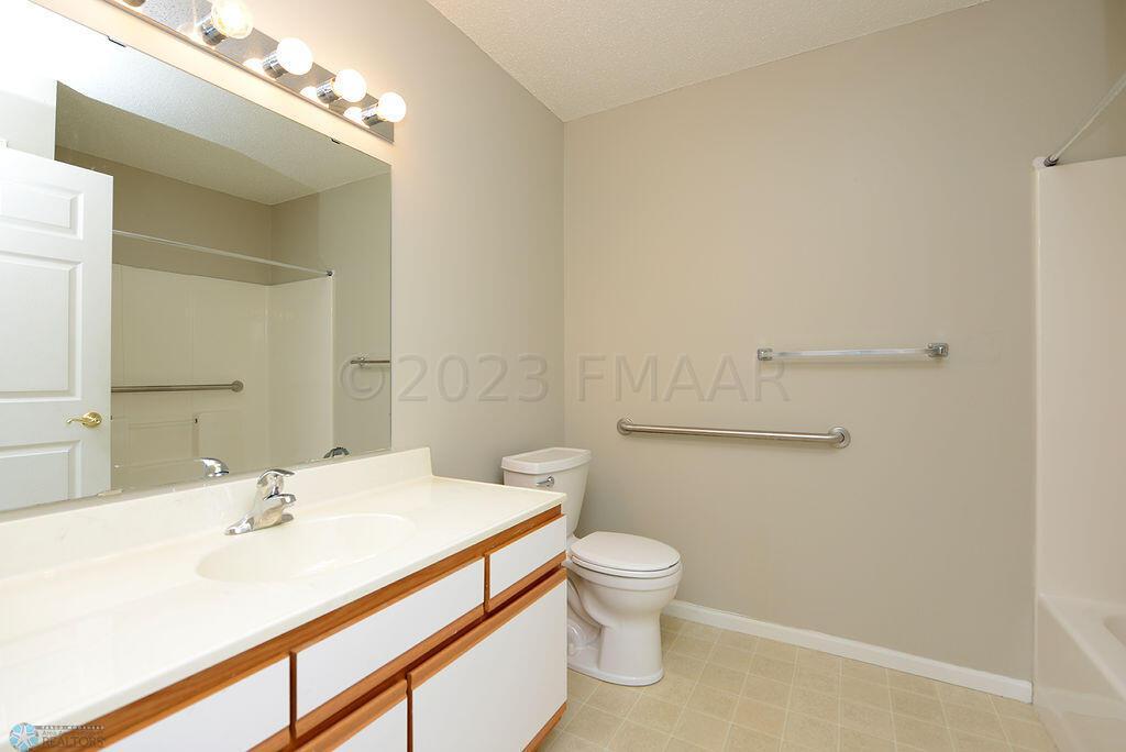 358 30th St N Moorhead