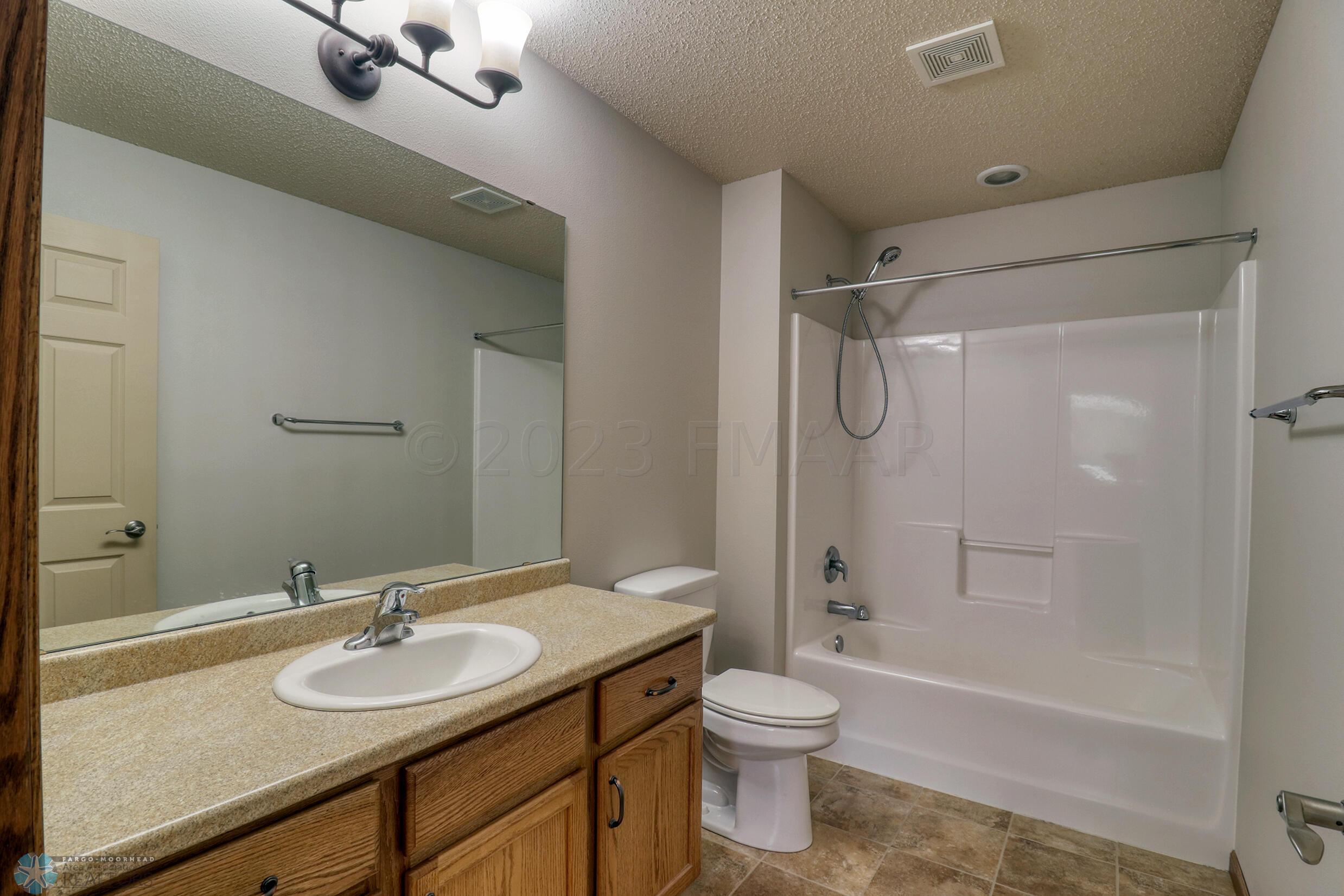 Master Bathroom1_1