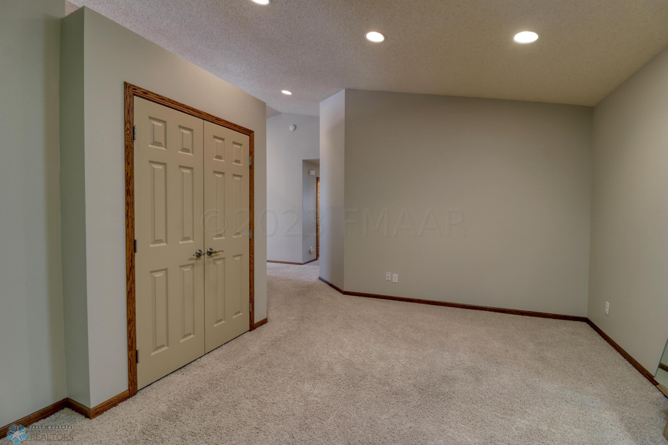 Familyroom1_1