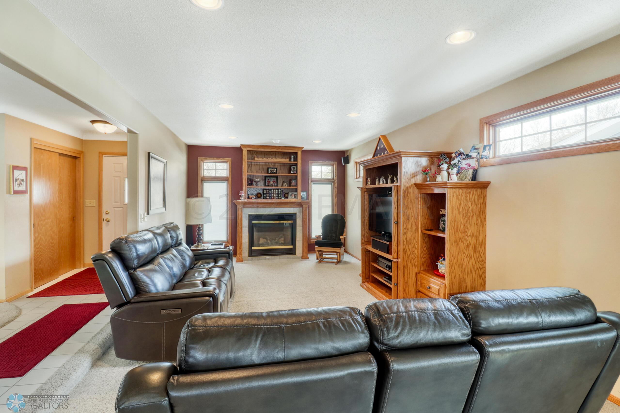 Familyroom1_1