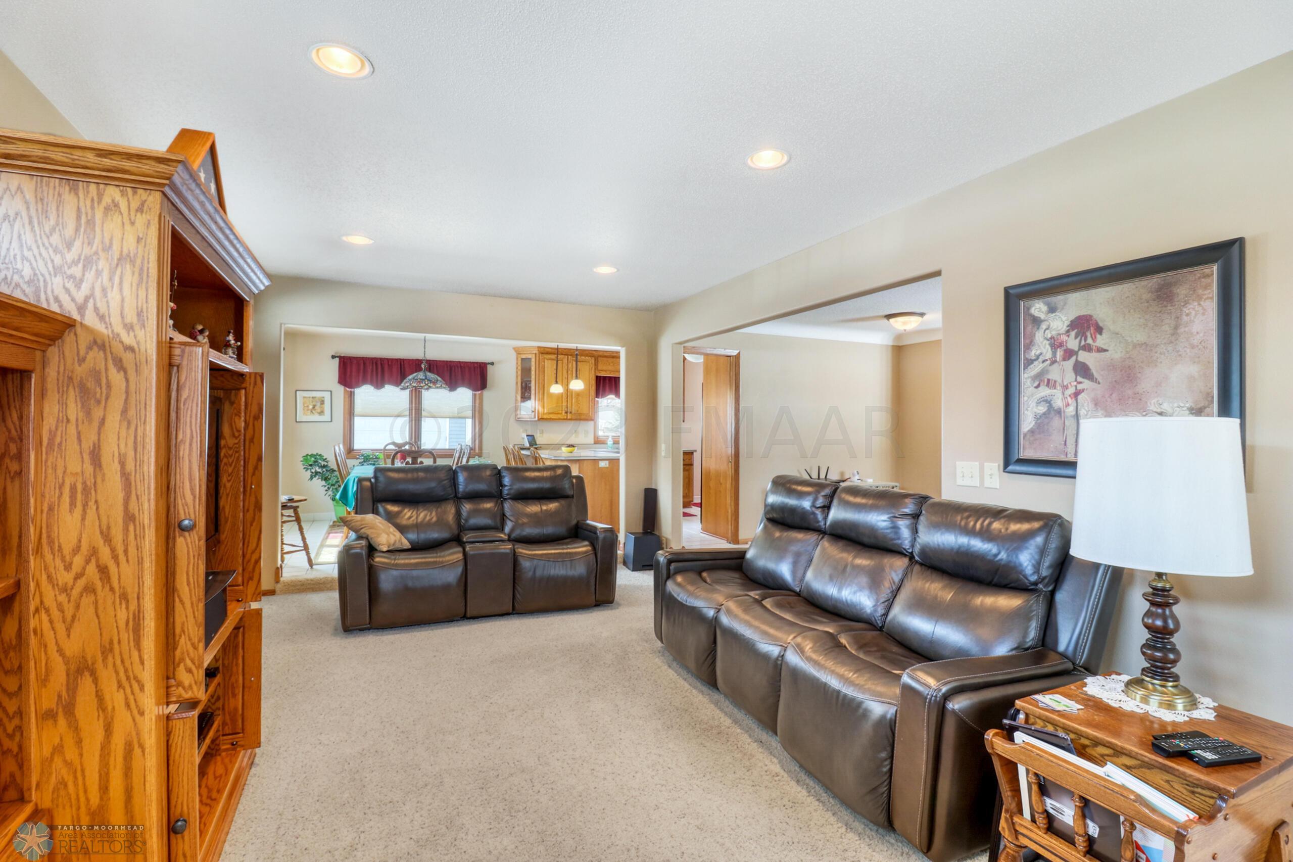 Familyroom1_2