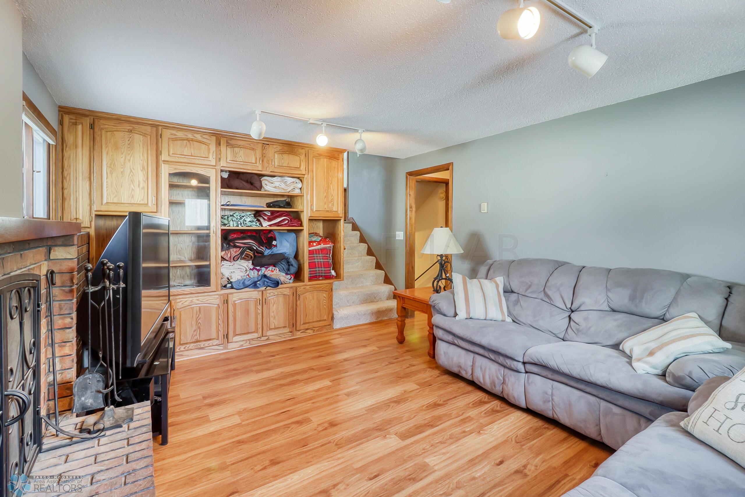 Basement Familyroom1_2