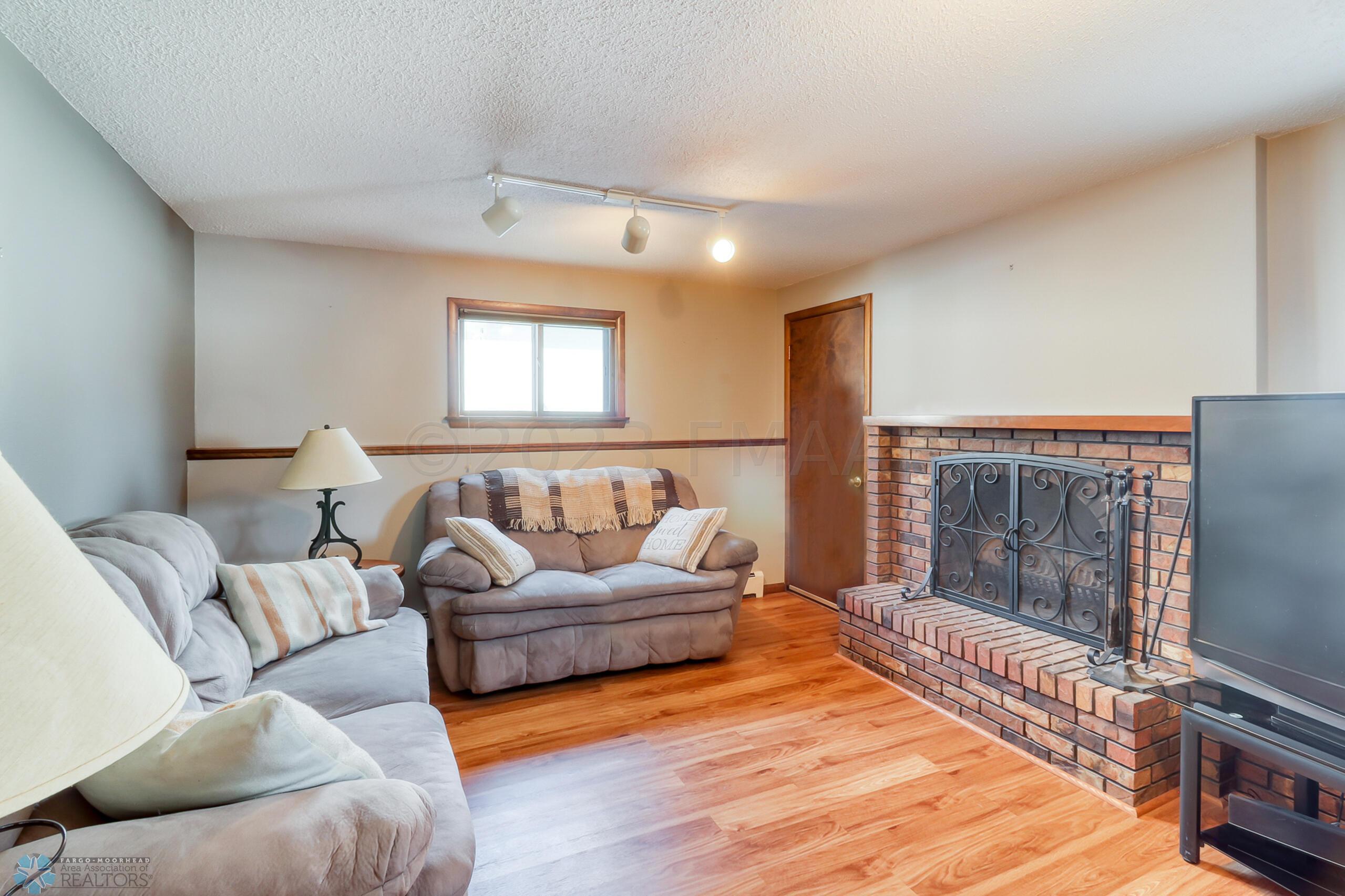 Basement Familyroom1_1