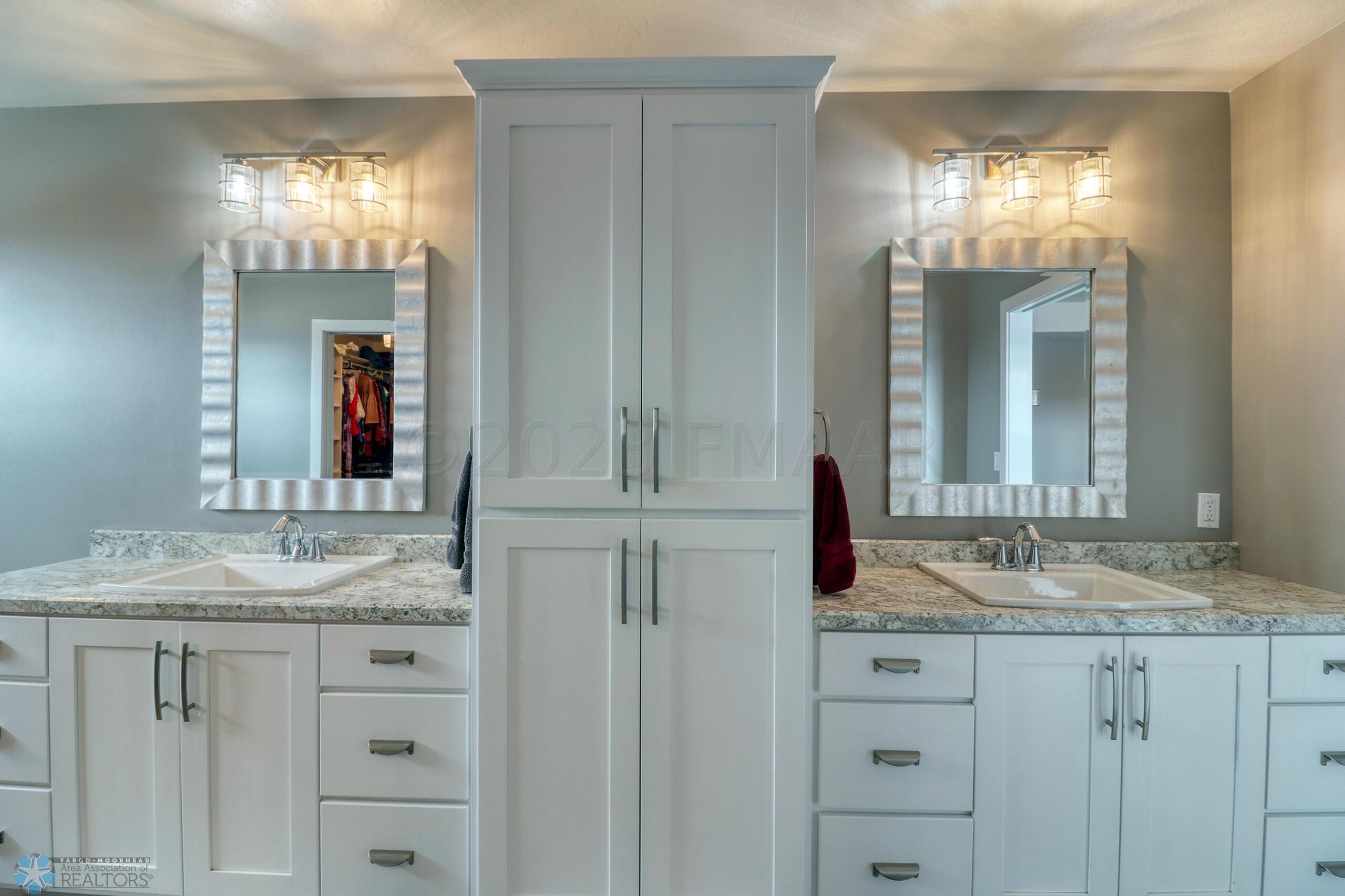 Master Bathroom1_2