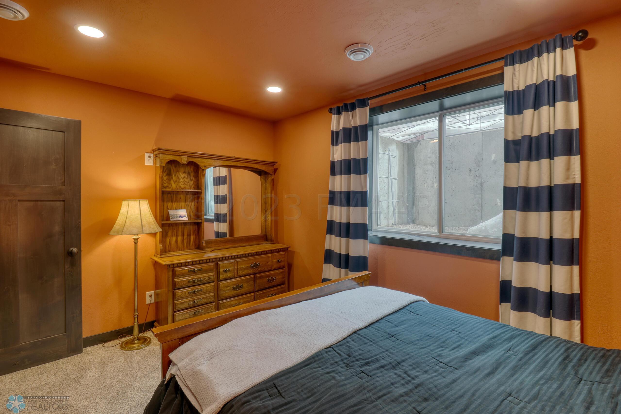 Basement Bedroom1_2