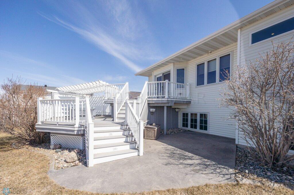 2 tier Deck with hot tub