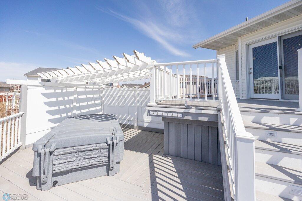 2 tier deck with hot tub