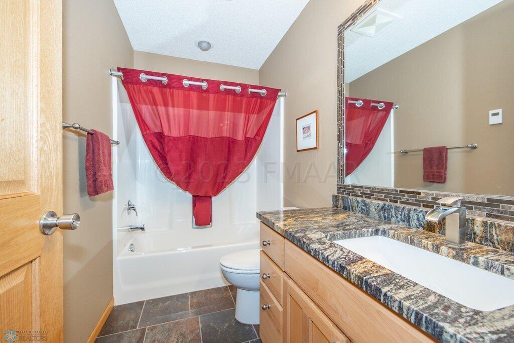 Upper bathroom 2