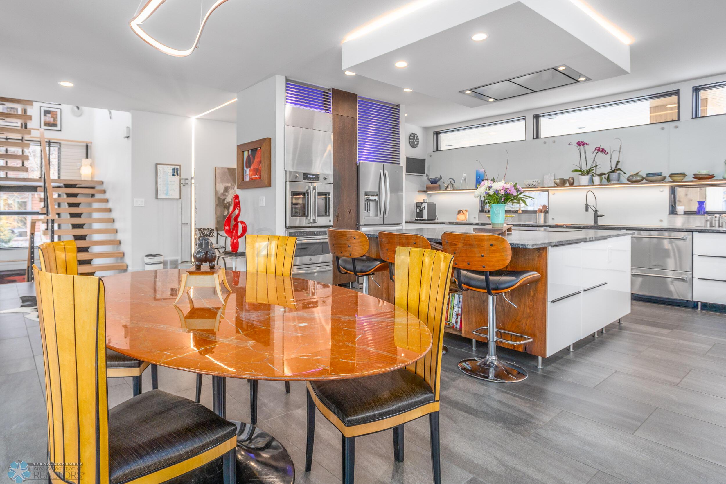 Dining/Kitchen