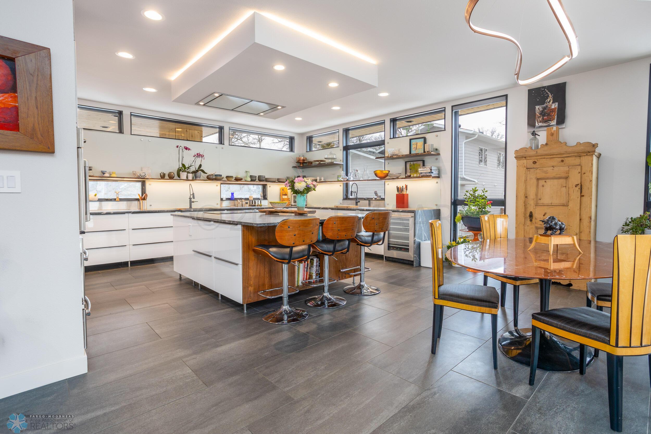 Dining/Kitchen
